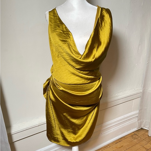 PRETTY LITTLE THING x Naomi Campbell Extreme Cowl Bodycon Dress - Picture 2 of 10